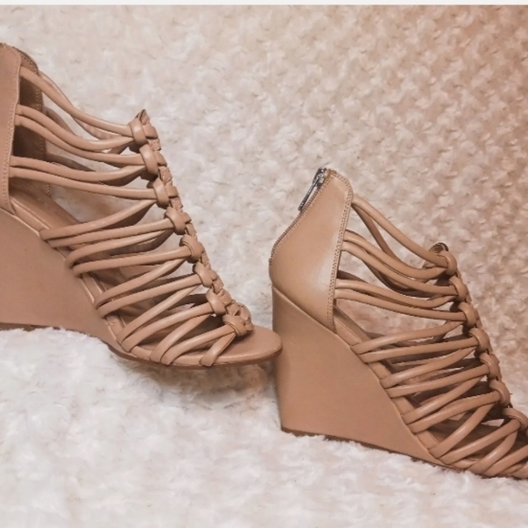 Express Wedge Platform Nude Beige Size 8 Cage Strappy High Heel Sandals Open Toe - Picture 4 of 13